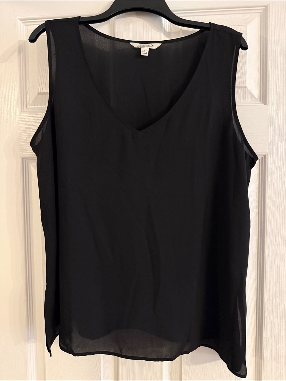 The Pioneer Woman Black V-Neck Sleeveless Camisole